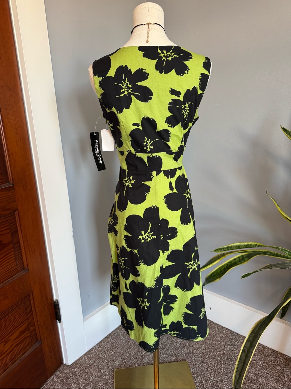 Vintage Y2K Vibrant Lime Green Floral V-Neck Sleeveless Dress - Picture 5 of 7